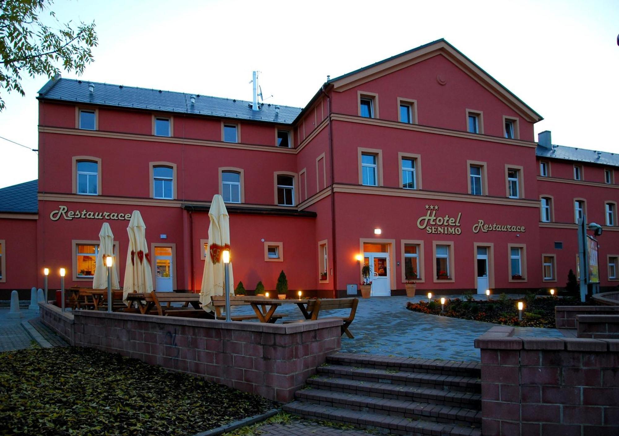 Hotel Senimo Olomouc Ngoại thất bức ảnh