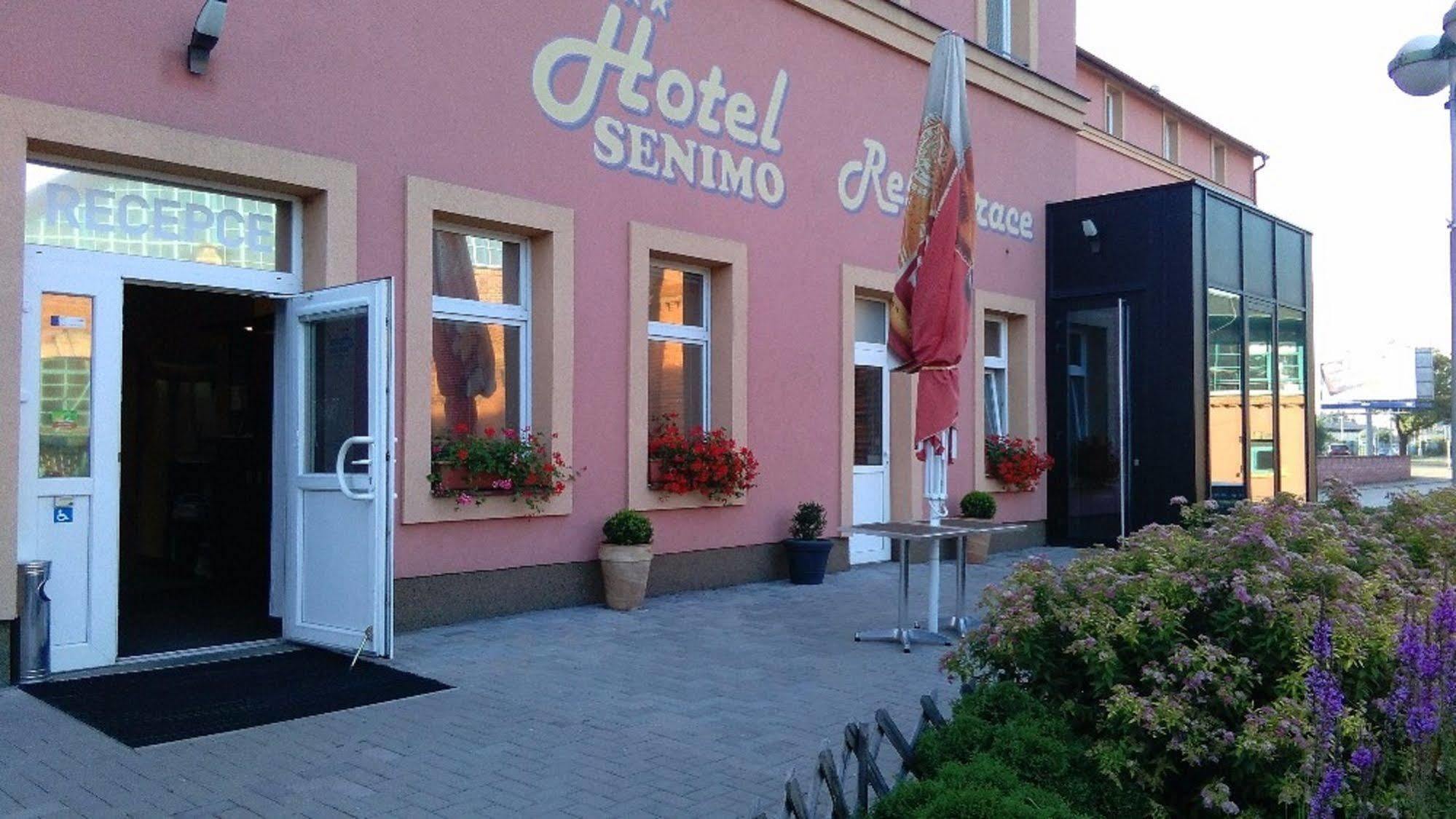 Hotel Senimo Olomouc Ngoại thất bức ảnh